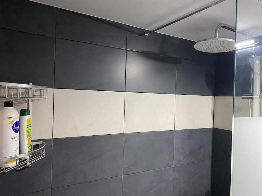 אתונה Cozy New Apartment Near The Beach מראה חיצוני תמונה